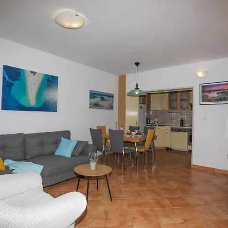 Adria Апартаменти Хвар